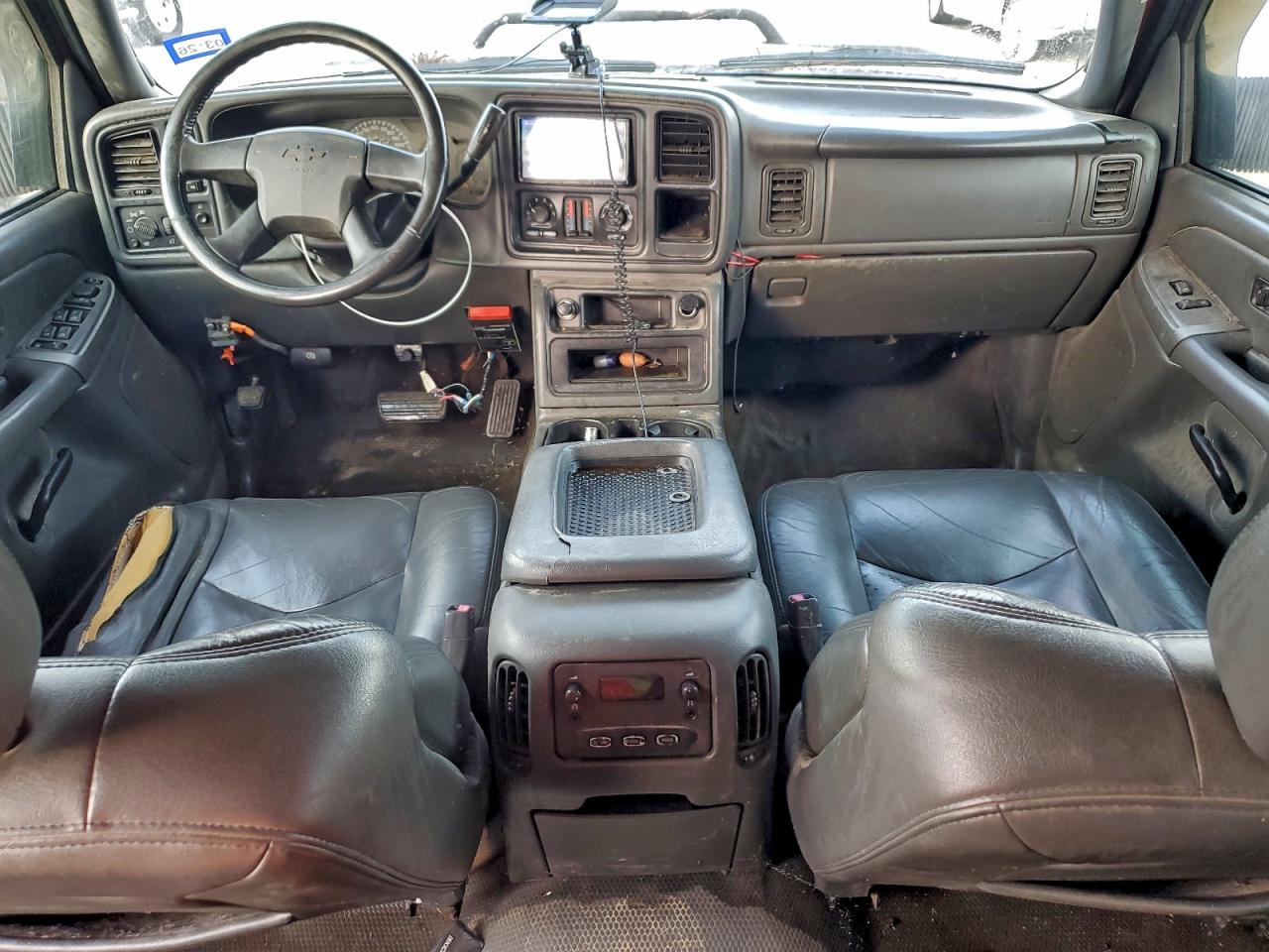 2004 CHEVROLET SILVERADO K2500 photo 8