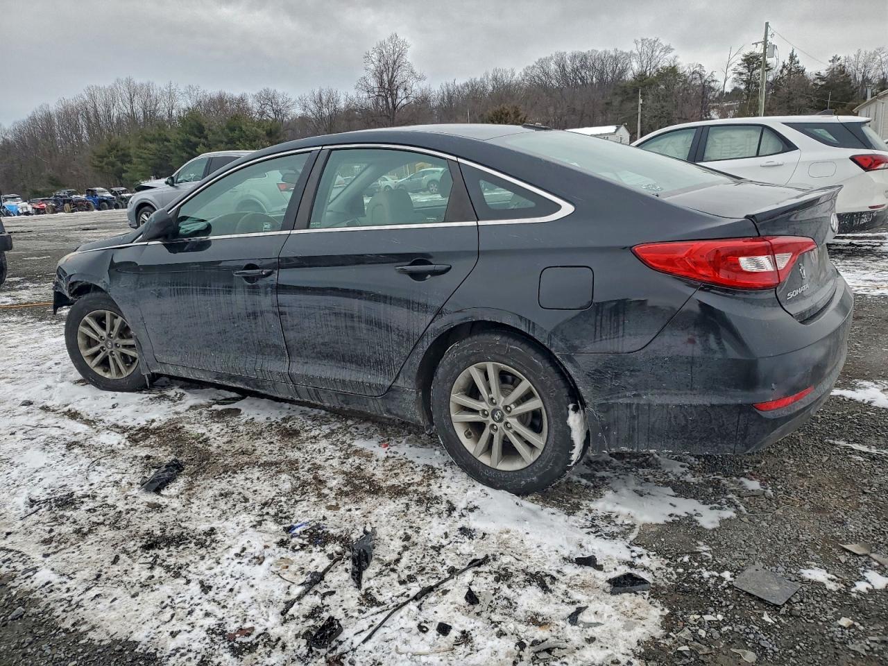 2015 HYUNDAI SONATA SE photo 2