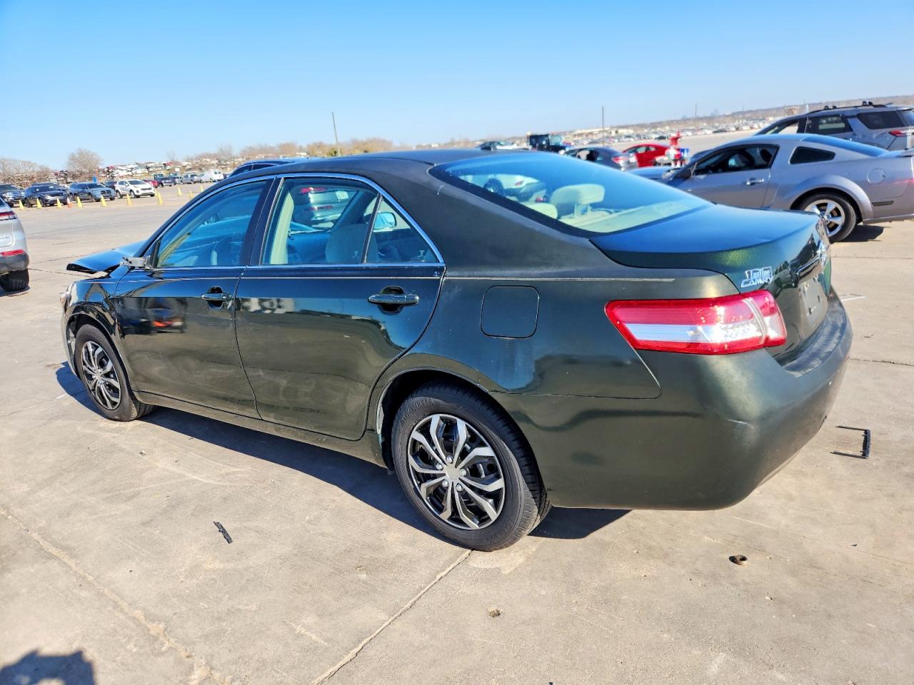 2011 TOYOTA CAMRY BASE photo 2