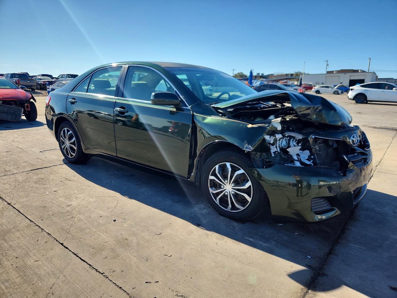 2011 TOYOTA CAMRY BASE photo 4