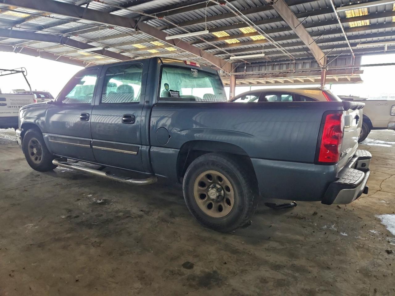 2007 CHEVROLET SILVERADO C1500 CLASSIC CREW CAB photo 2