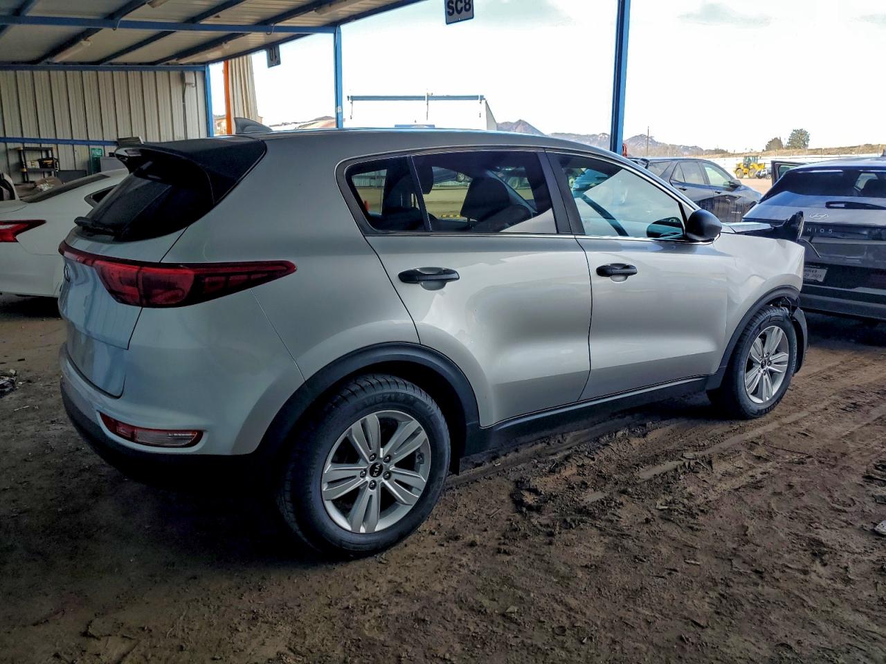 2019 KIA SPORTAGE LX photo 3