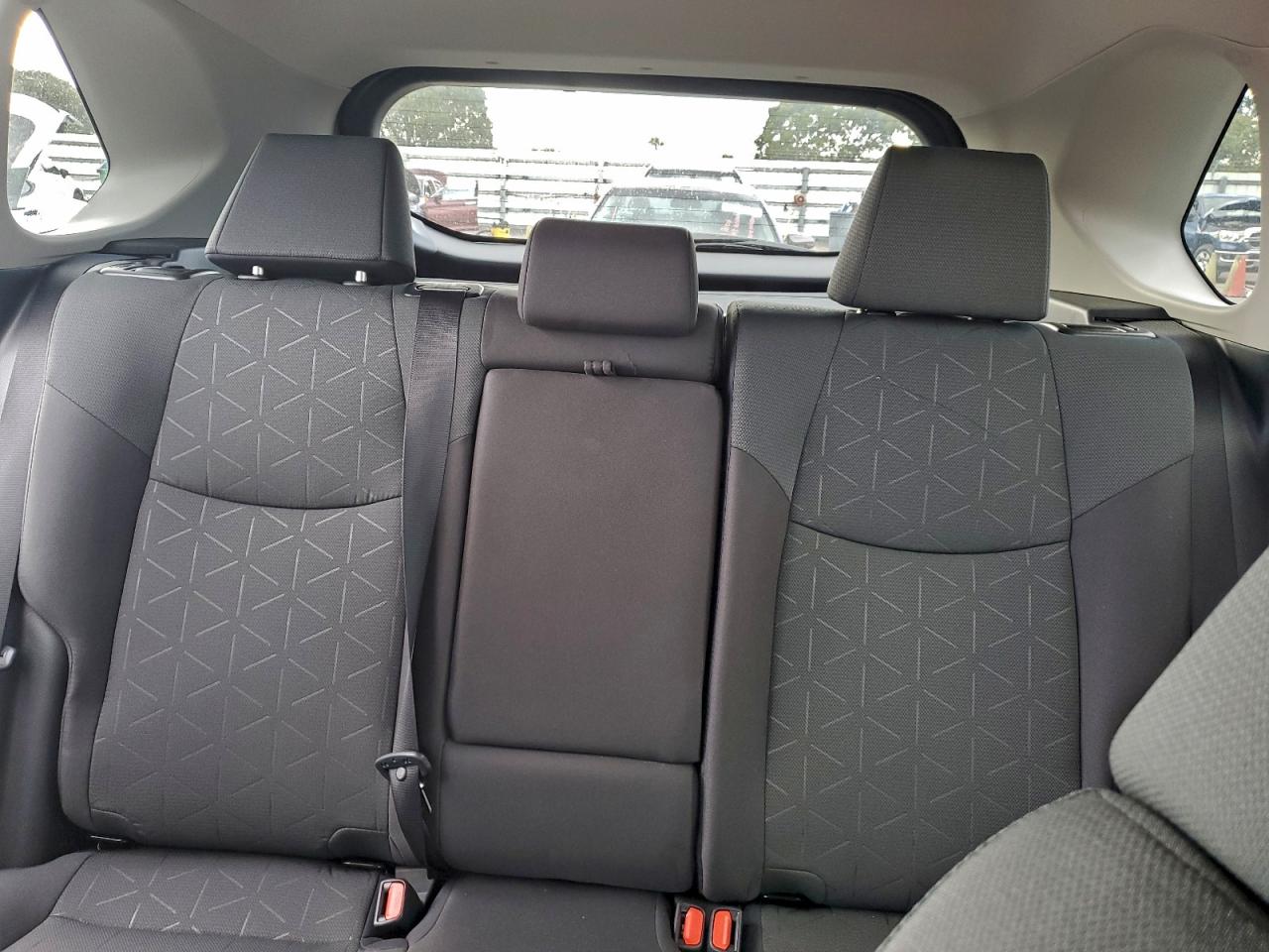 2024 TOYOTA RAV4 XLE photo 10