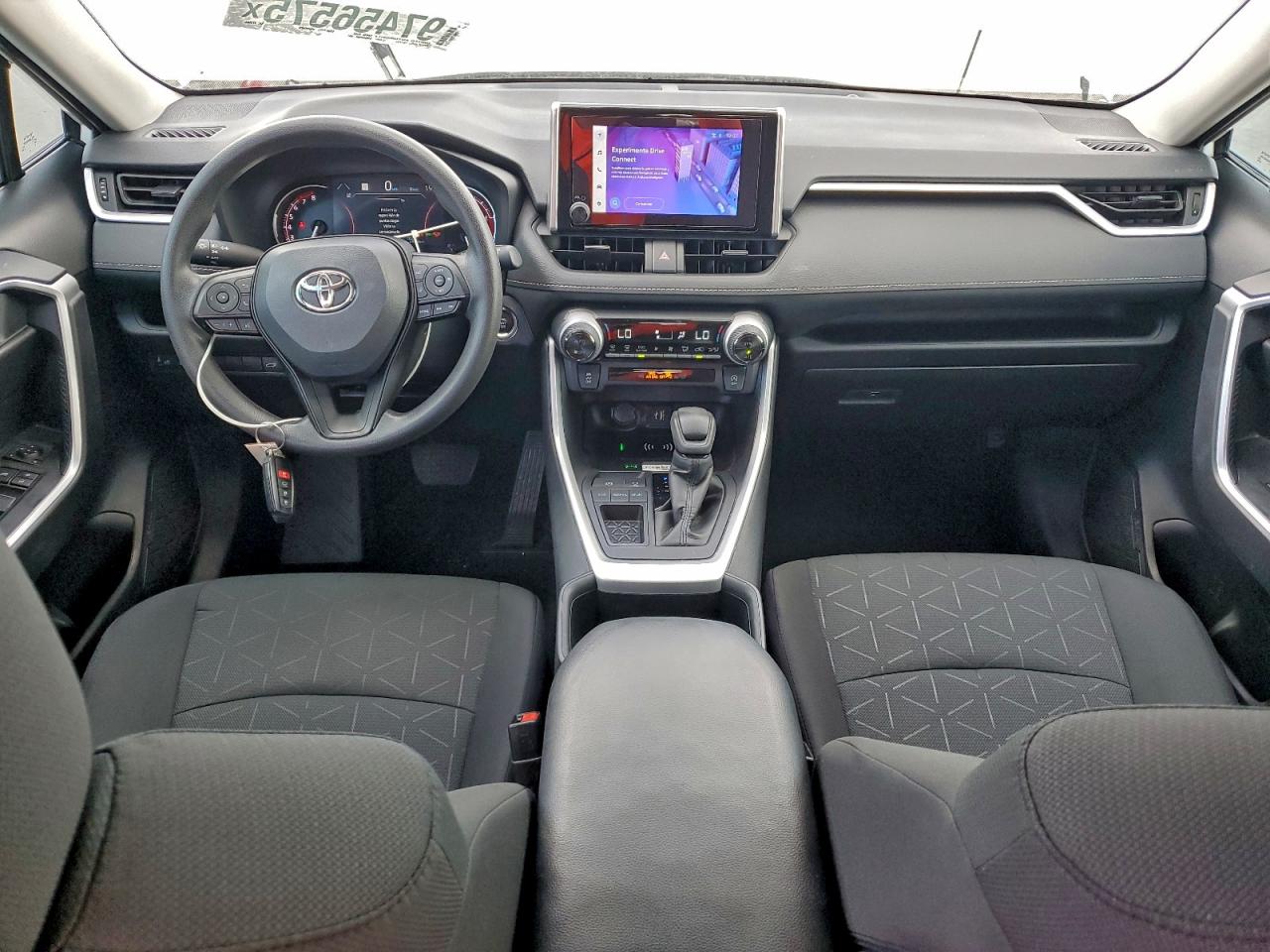 2024 TOYOTA RAV4 XLE photo 8