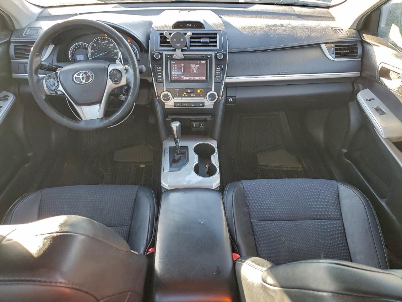 2014 TOYOTA CAMRY L photo 8