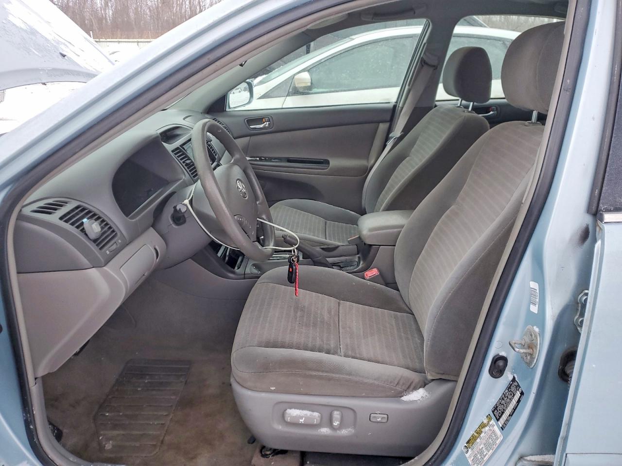 2005 TOYOTA CAMRY LE photo 7
