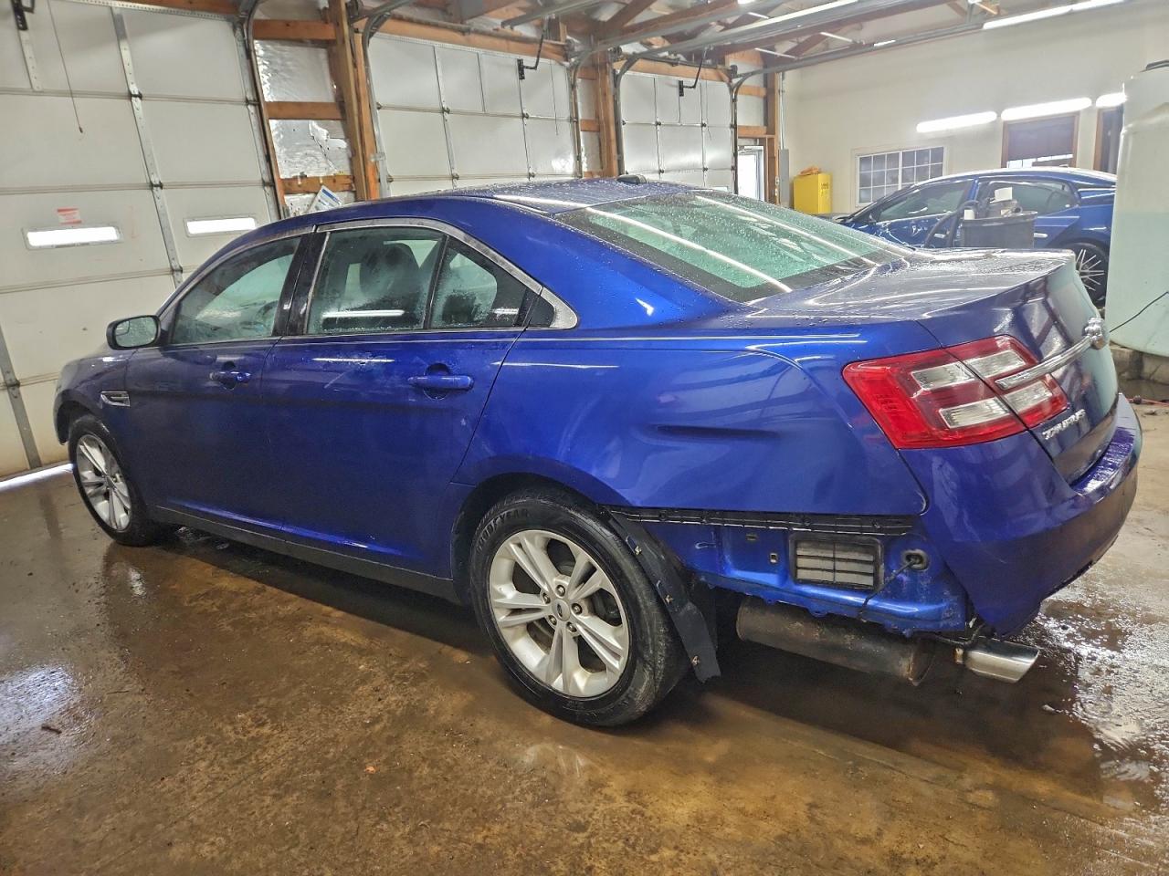 2015 FORD TAURUS SEL photo 2