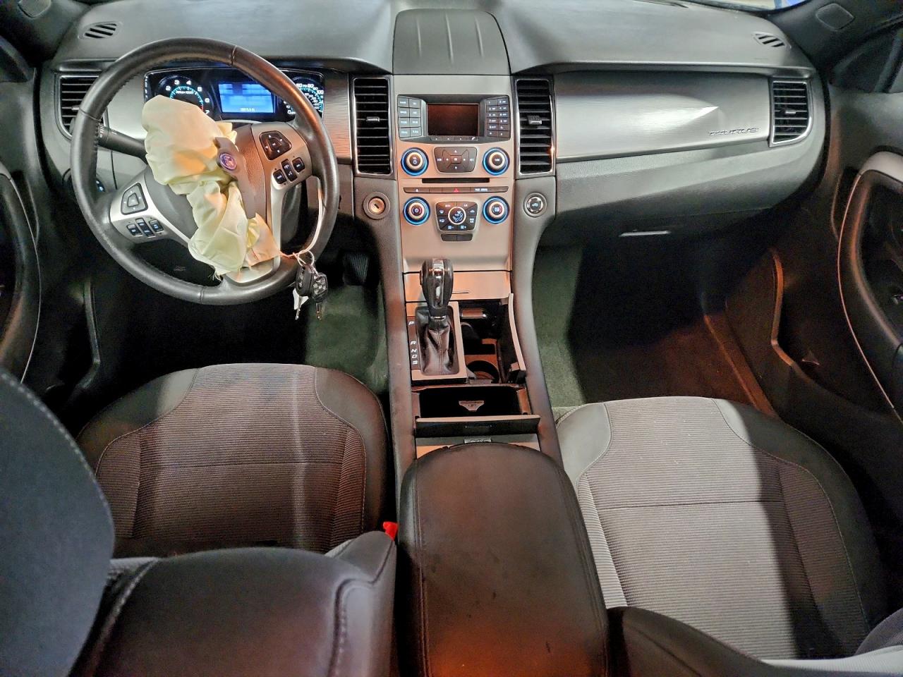 2015 FORD TAURUS SEL photo 8