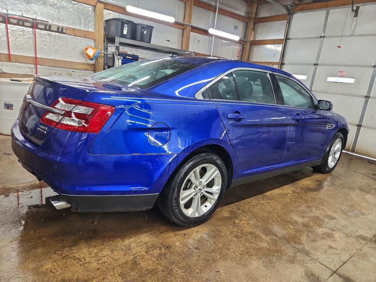 2015 FORD TAURUS SEL photo 3