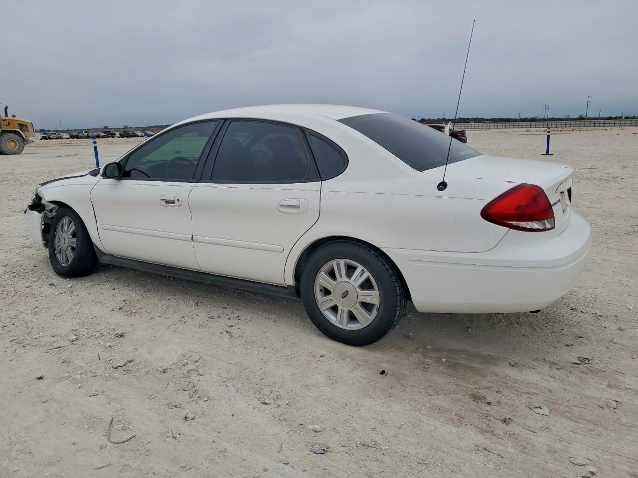 2007 FORD TAURUS SEL photo 2