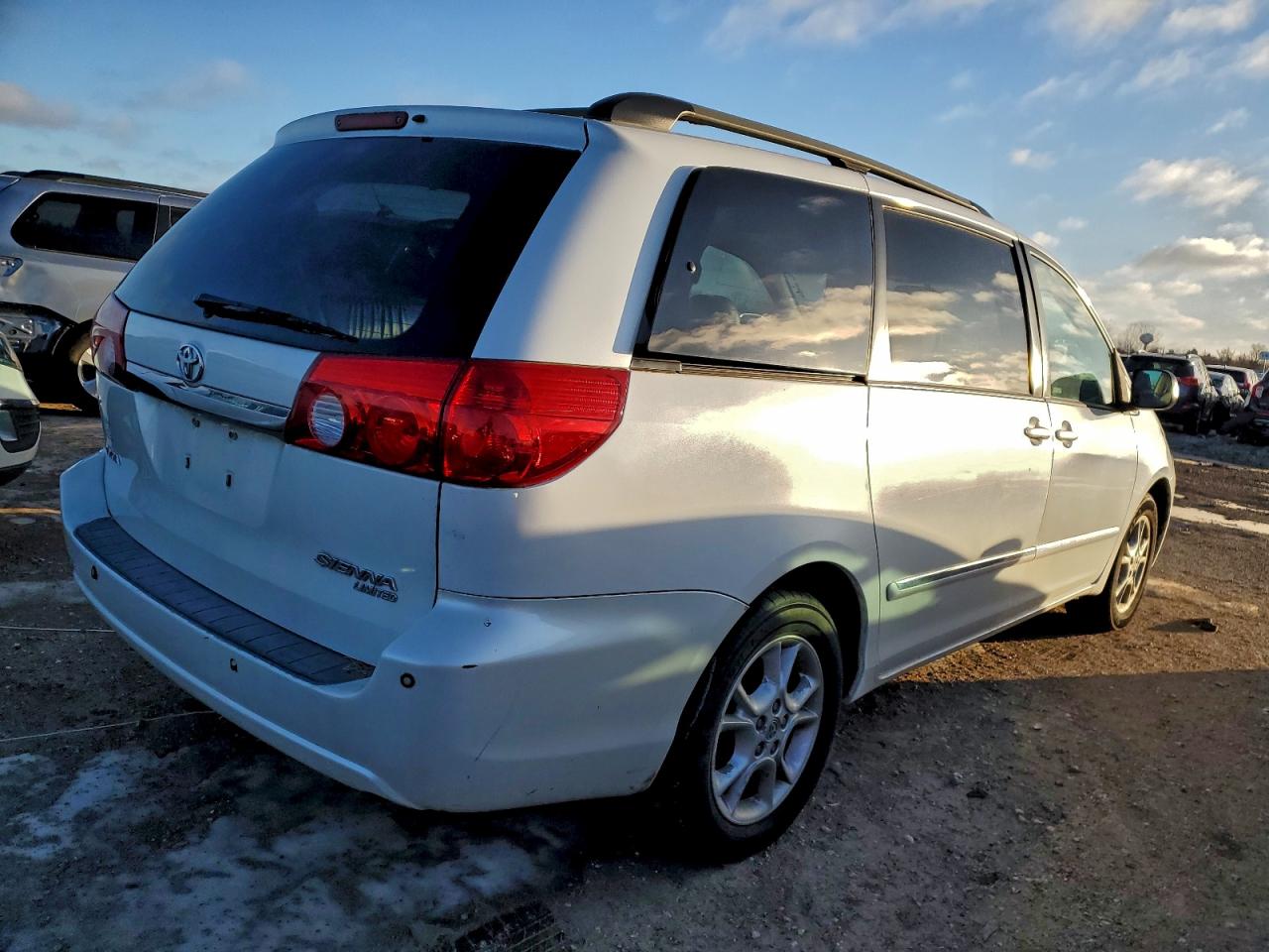 2006 TOYOTA SIENNA XLE photo 3