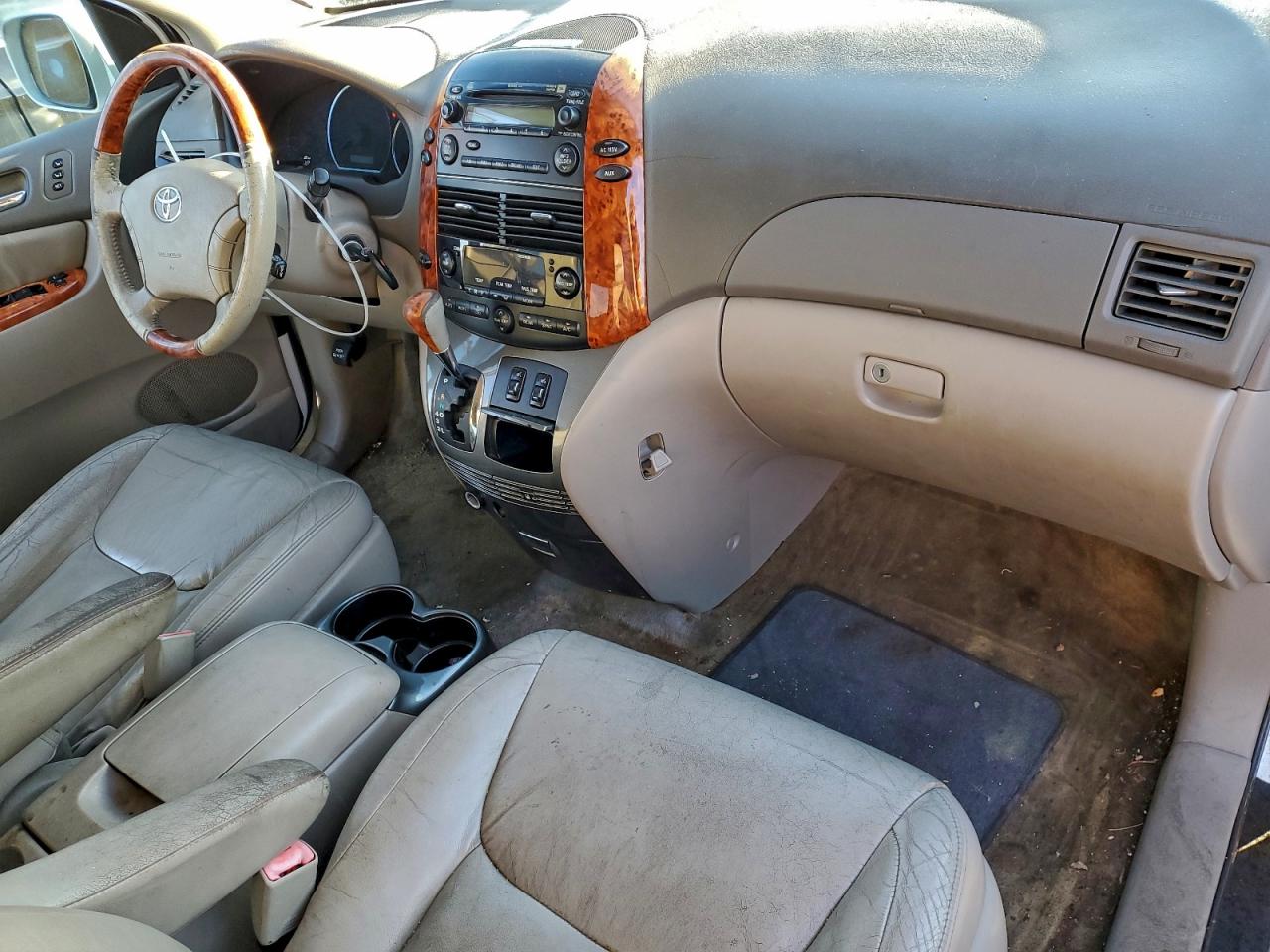 2006 TOYOTA SIENNA XLE photo 8
