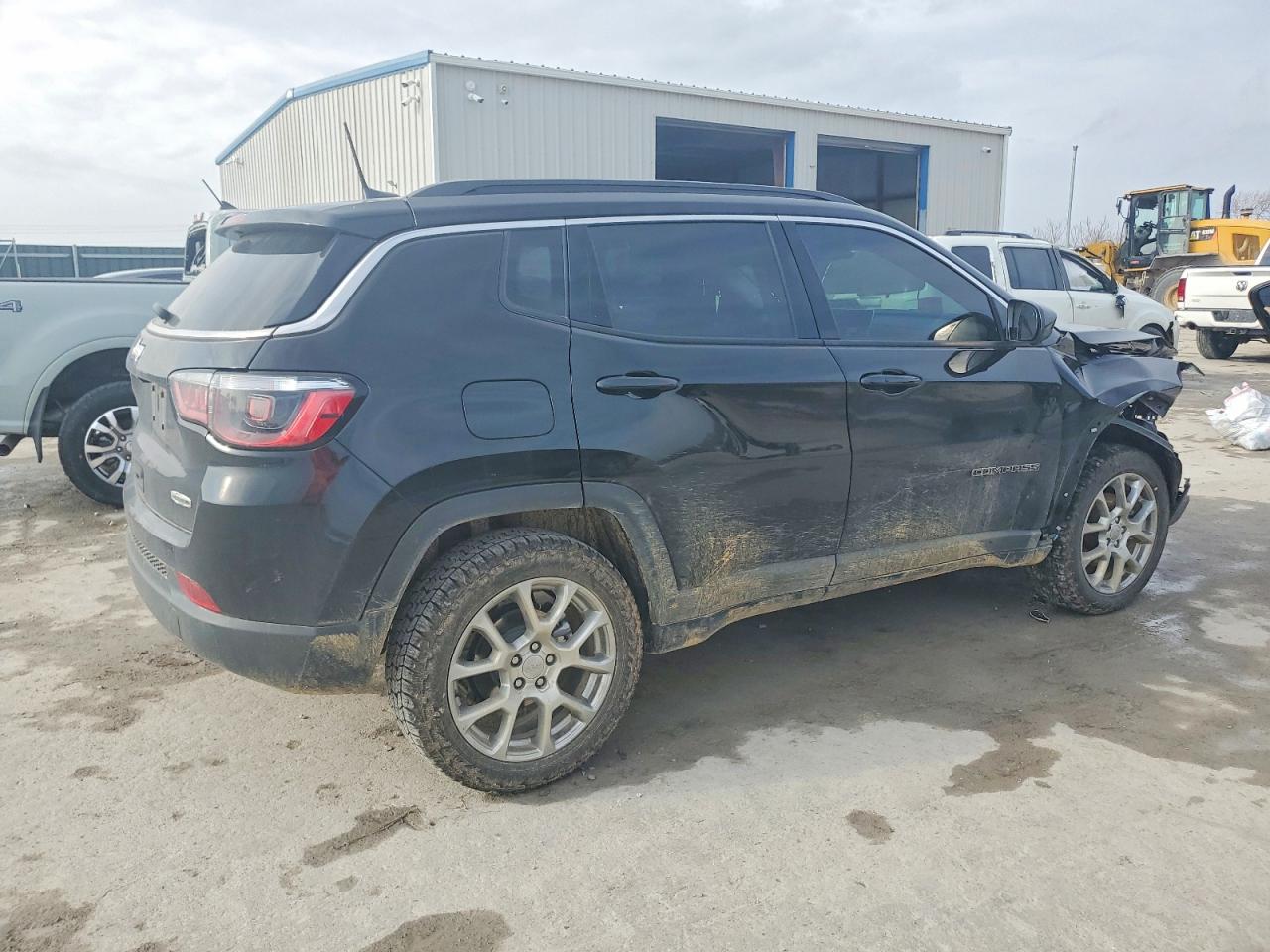 2022 JEEP COMPASS LATITUDE LUX photo 3