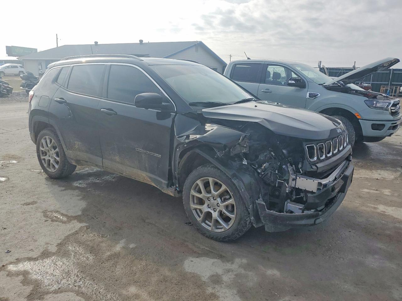 2022 JEEP COMPASS LATITUDE LUX photo 4