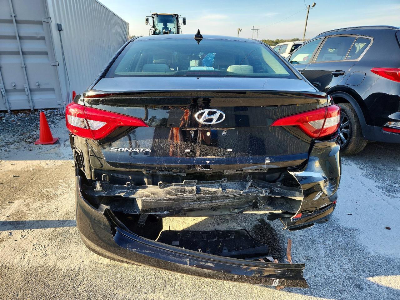 2015 HYUNDAI SONATA SE photo 6