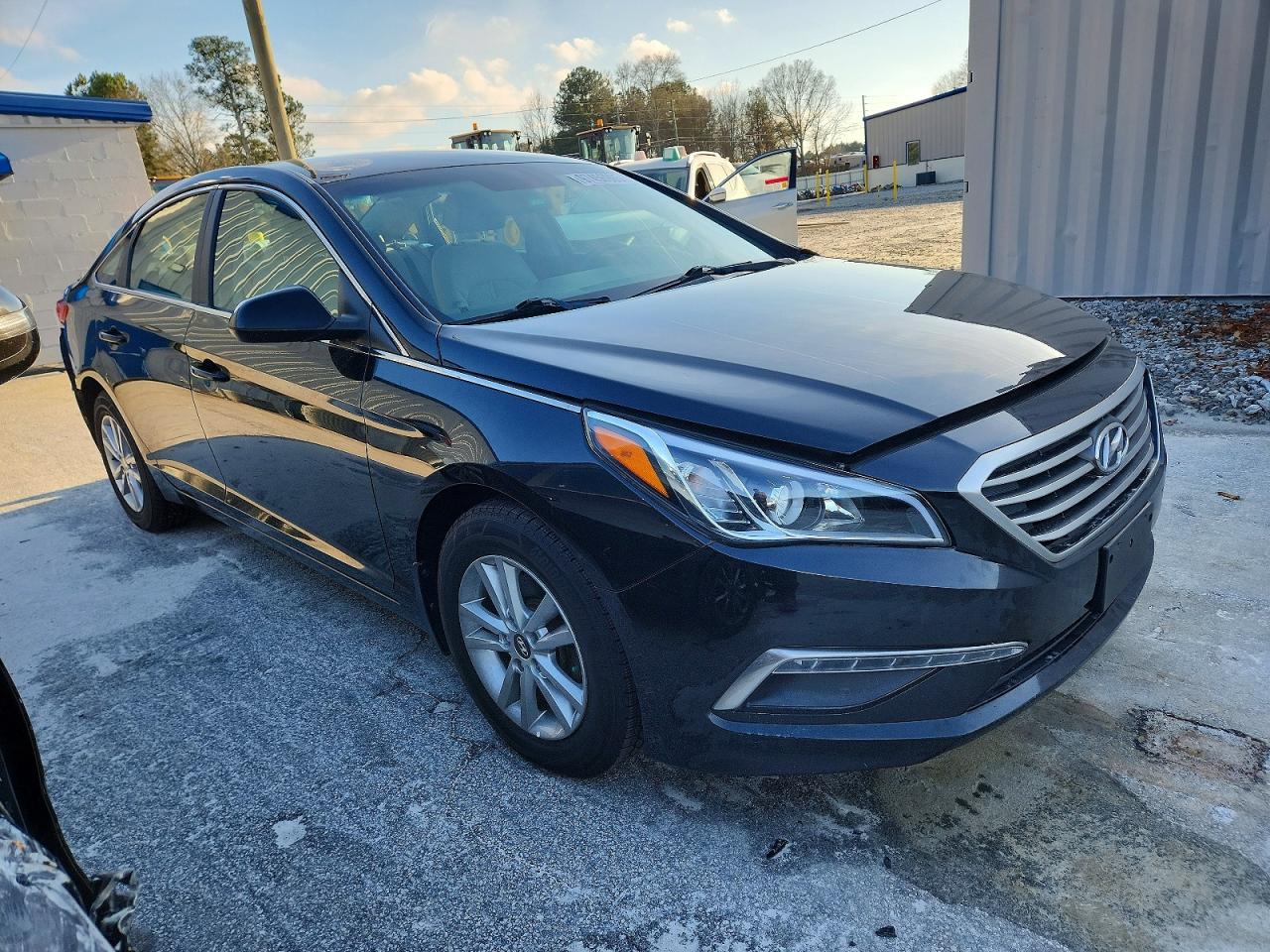 2015 HYUNDAI SONATA SE photo 4