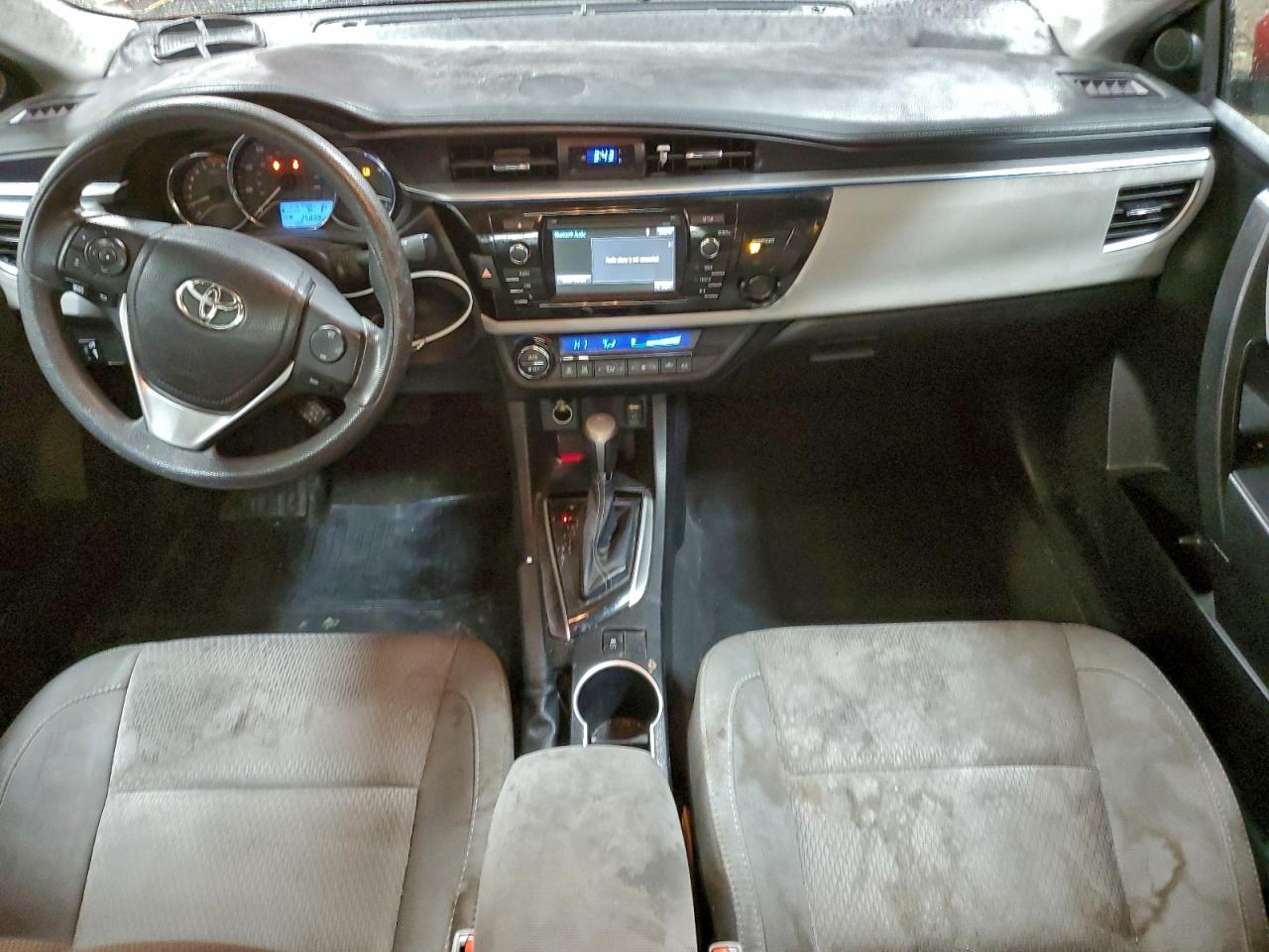 2015 TOYOTA COROLLA L photo 8