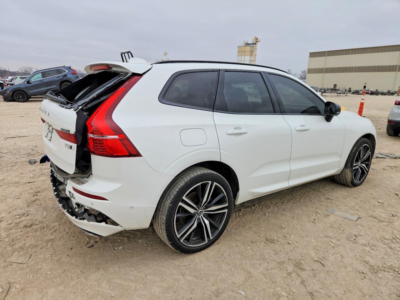 2021 VOLVO XC60 T5 R-DESIGN photo 3