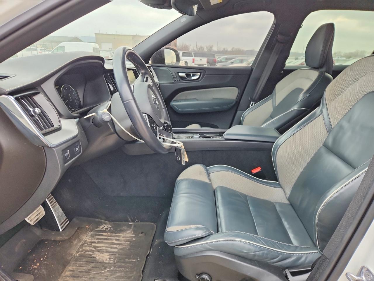 2021 VOLVO XC60 T5 R-DESIGN photo 7