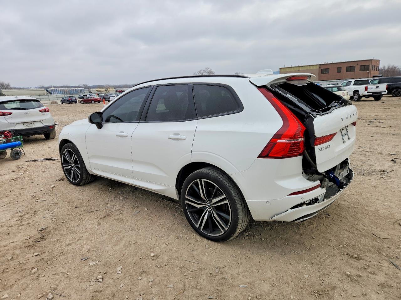 2021 VOLVO XC60 T5 R-DESIGN photo 2