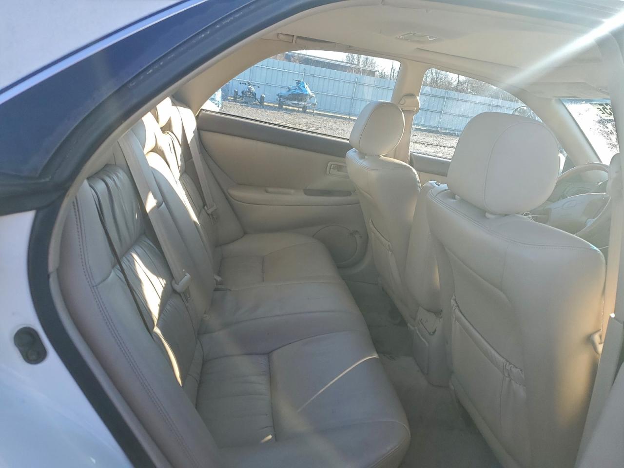 2001 LEXUS ES 300 photo 10