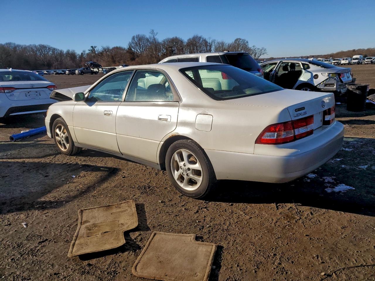 2001 LEXUS ES 300 photo 2