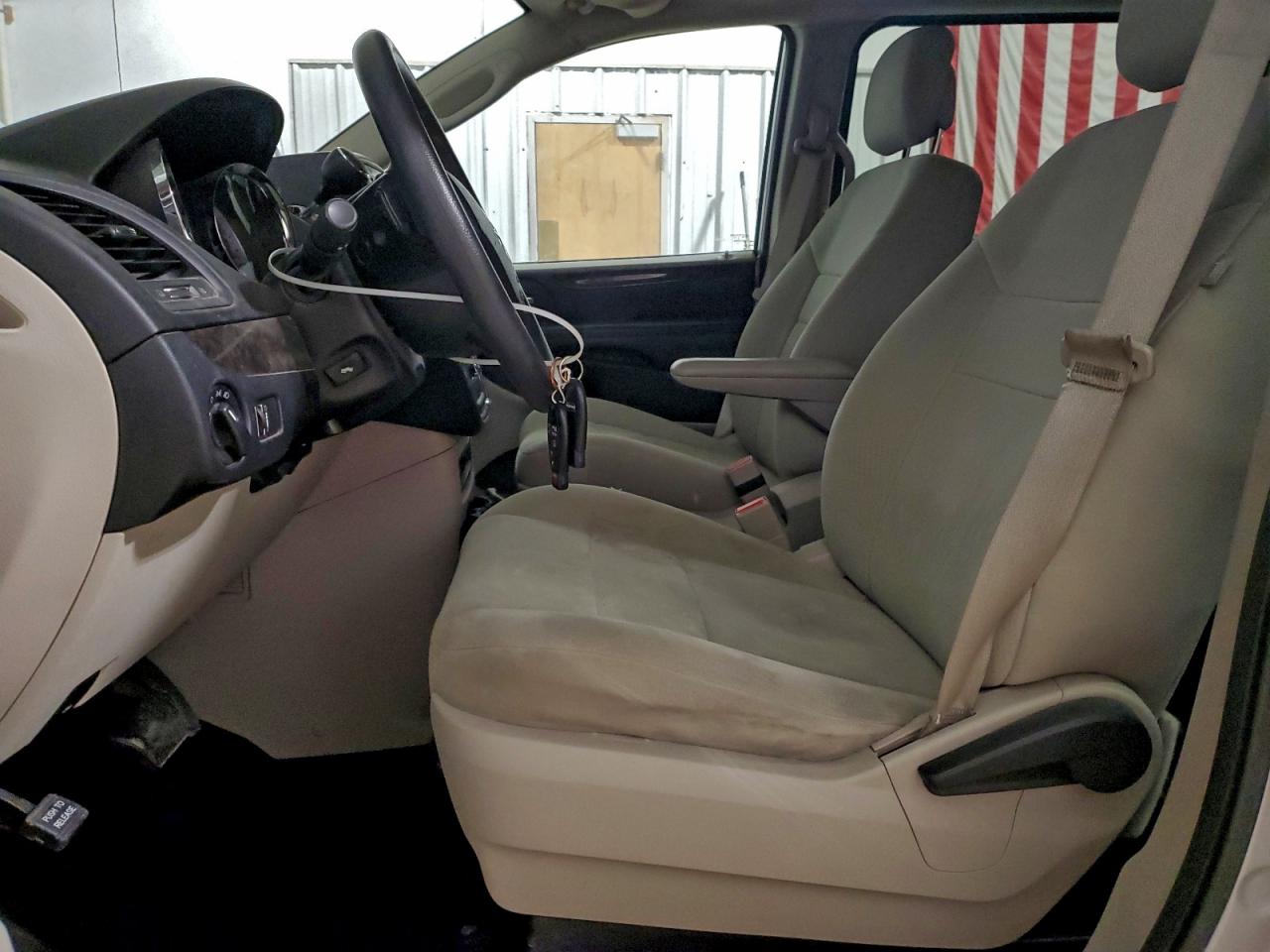 2011 DODGE GRAND CARAVAN MAINSTREET photo 7