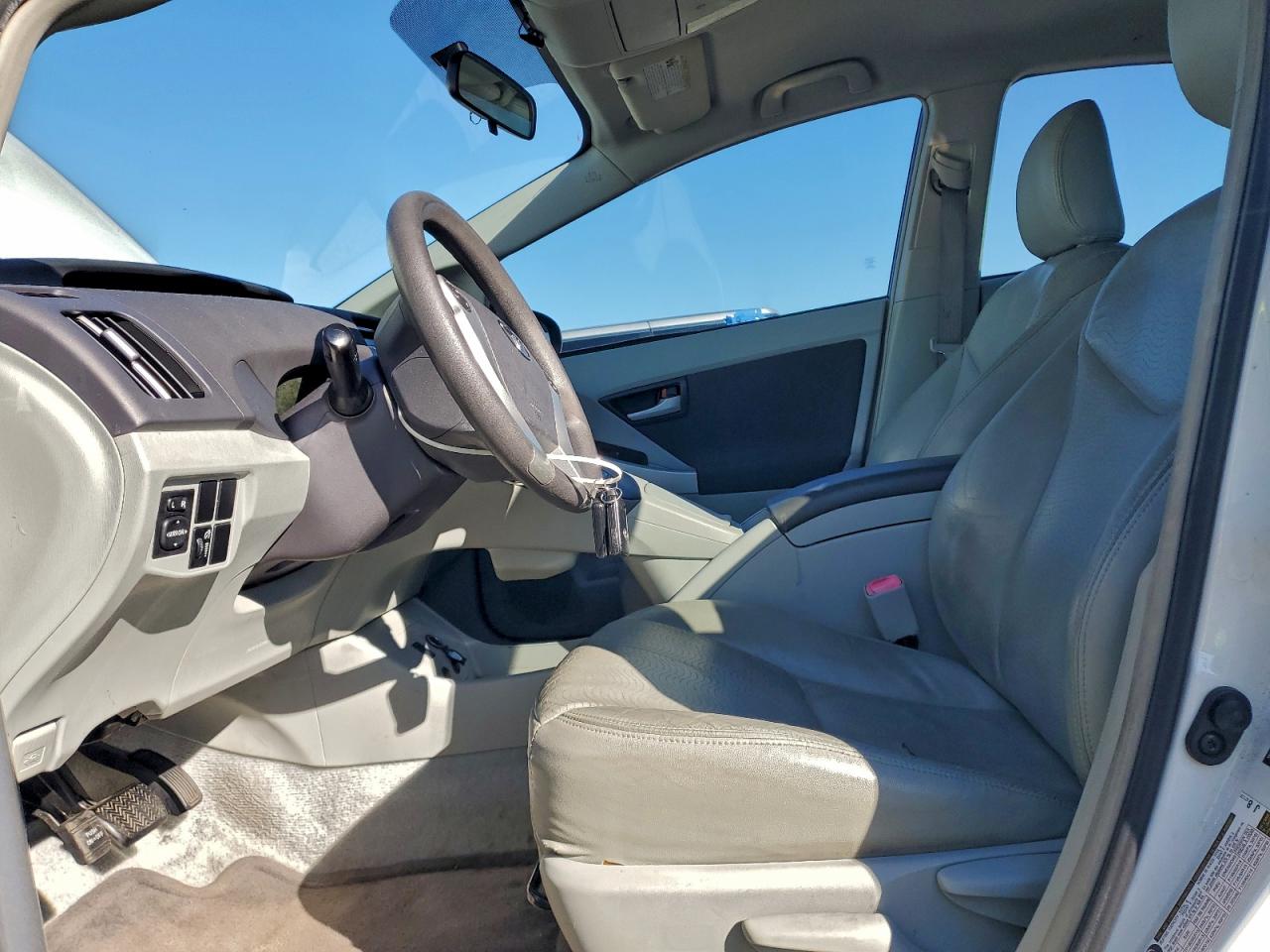 2011 TOYOTA PRIUS photo 7