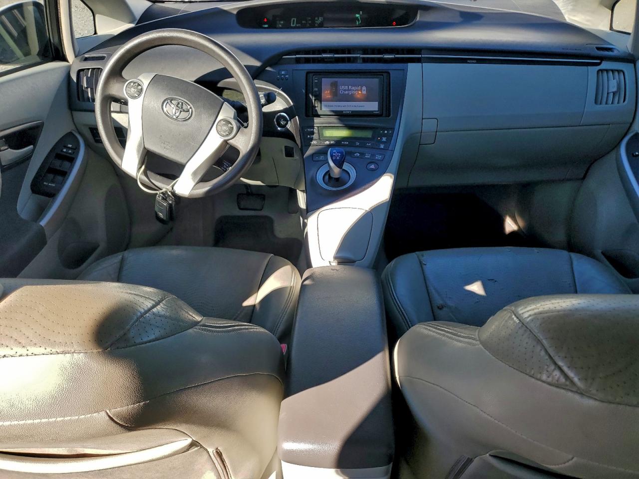 2011 TOYOTA PRIUS photo 8