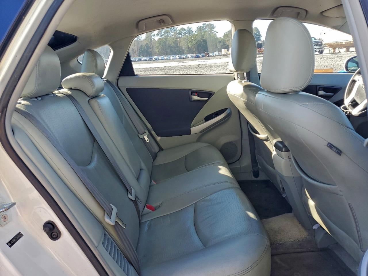 2011 TOYOTA PRIUS photo 10