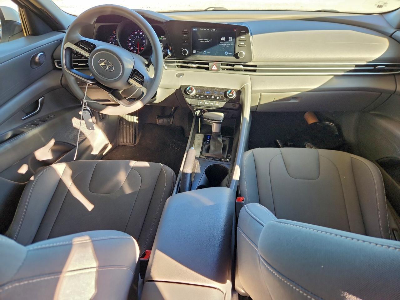 2021 HYUNDAI ELANTRA SEL photo 8