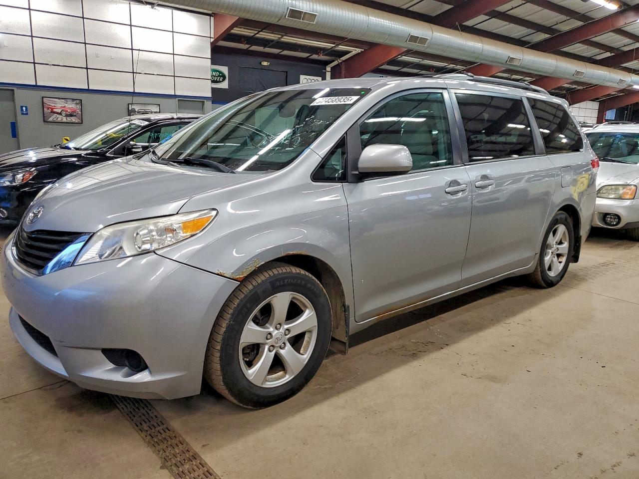 2013 TOYOTA SIENNA