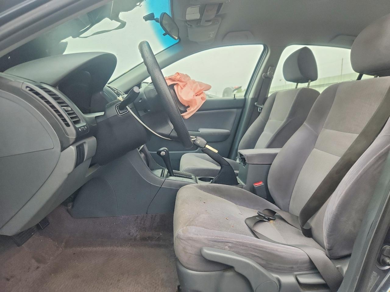 2004 HONDA ACCORD LX photo 7