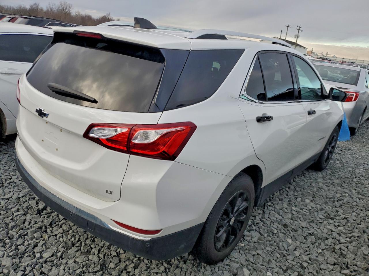 2018 CHEVROLET EQUINOX LT photo 3