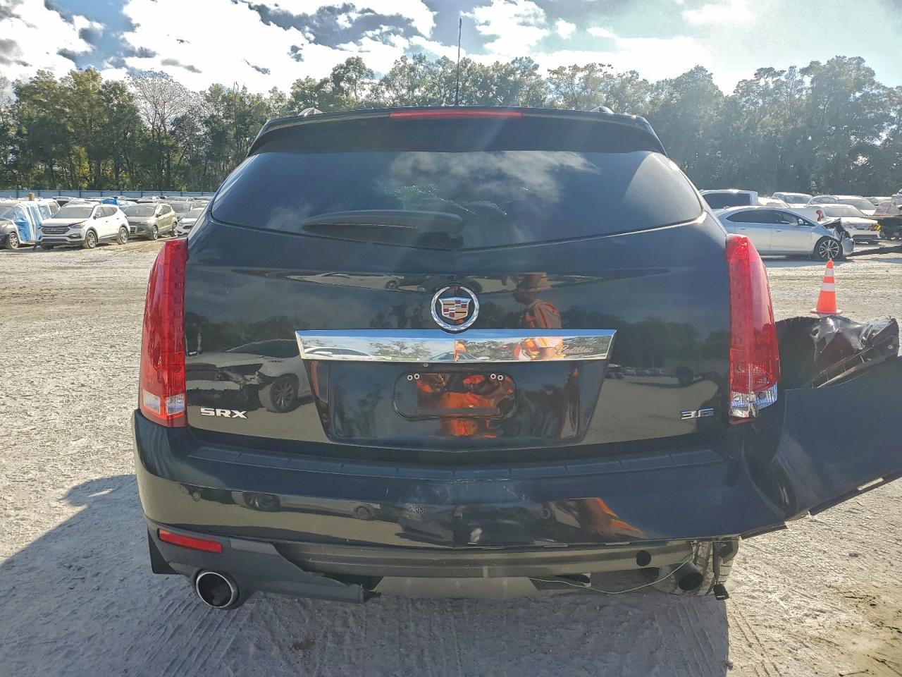 2016 CADILLAC SRX PERFORMANCE COLLECTION photo 6
