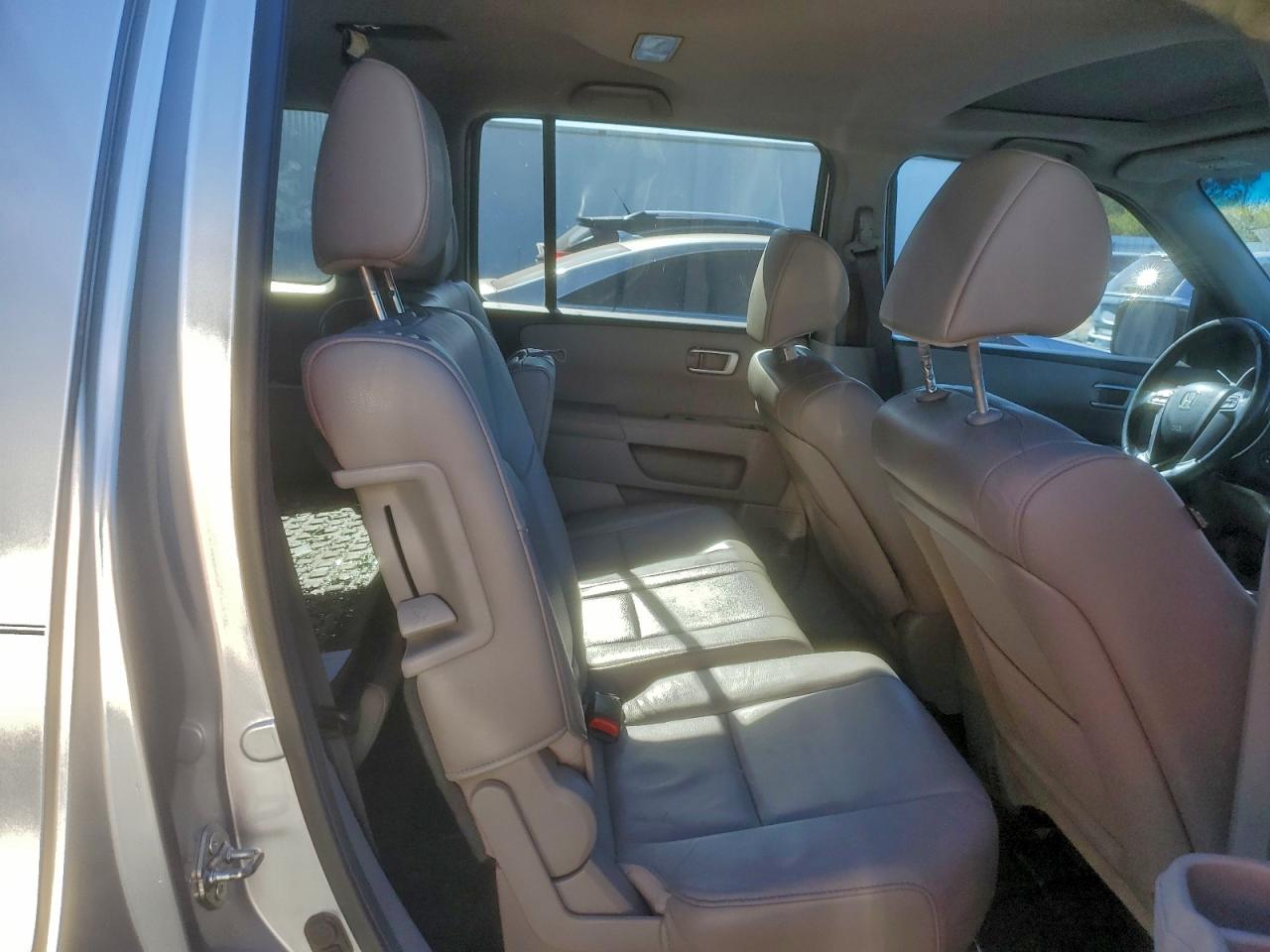 2012 HONDA PILOT EXL photo 11