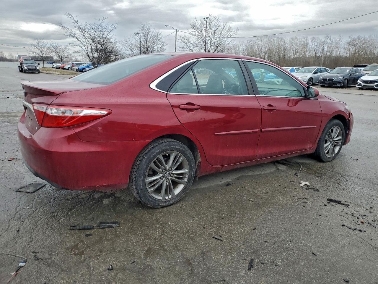 2017 TOYOTA CAMRY LE photo 3