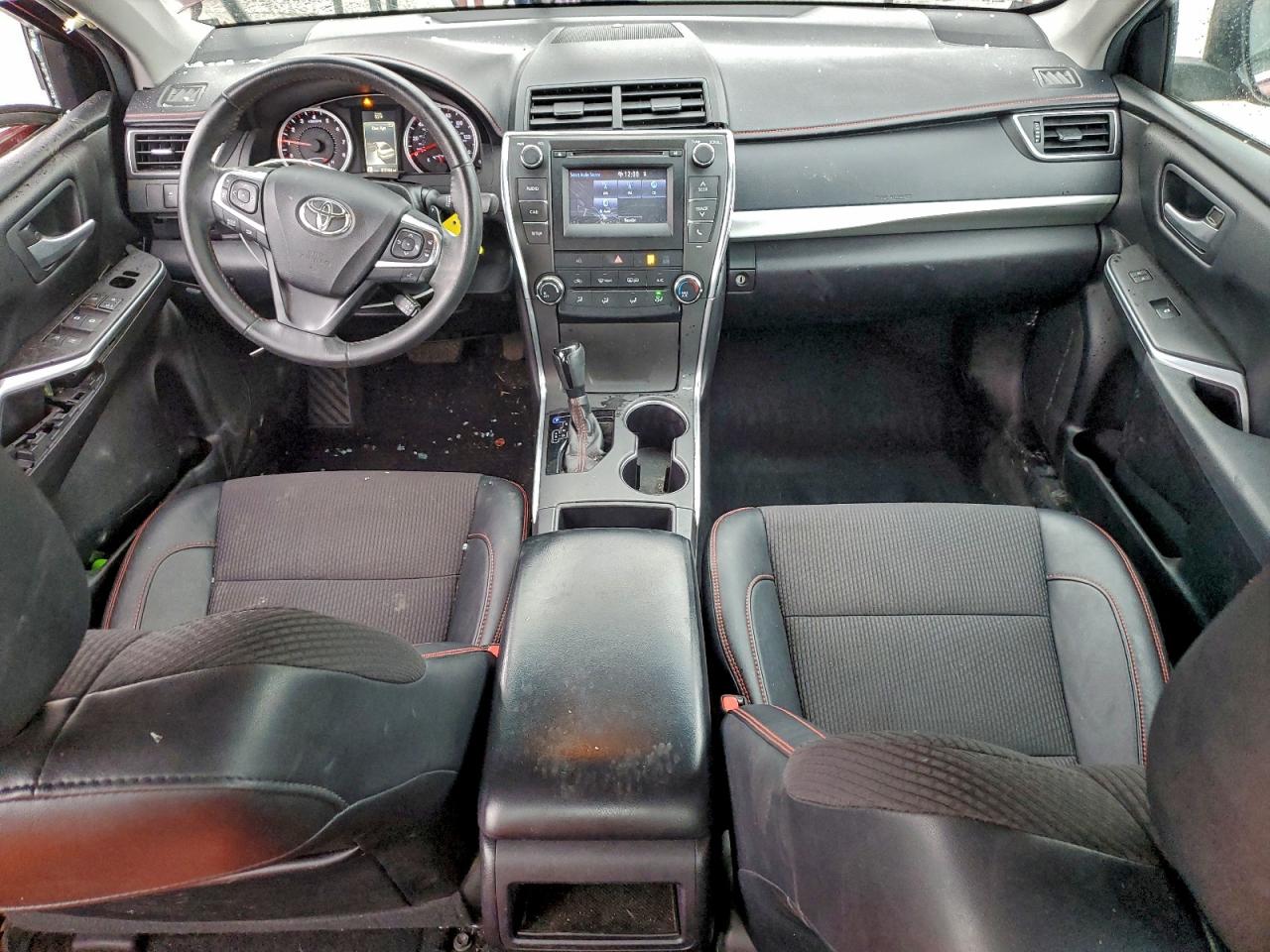 2017 TOYOTA CAMRY LE photo 8