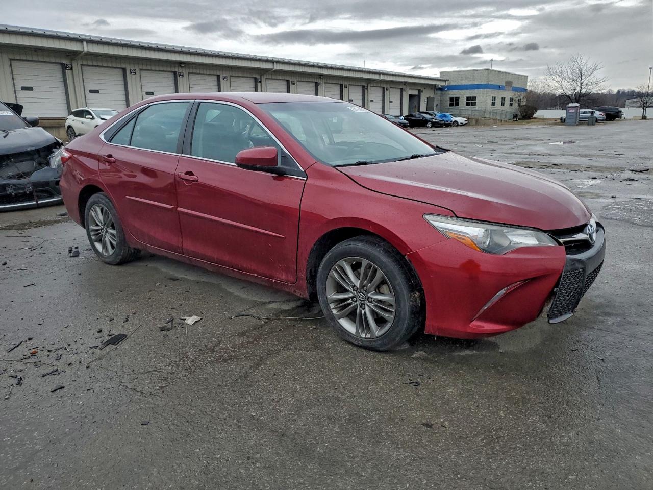2017 TOYOTA CAMRY LE photo 4