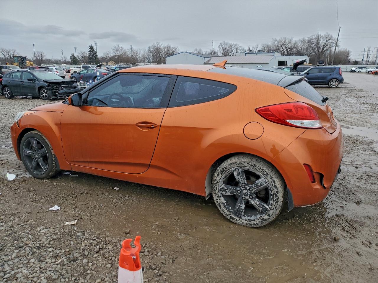 2013 HYUNDAI VELOSTER photo 2