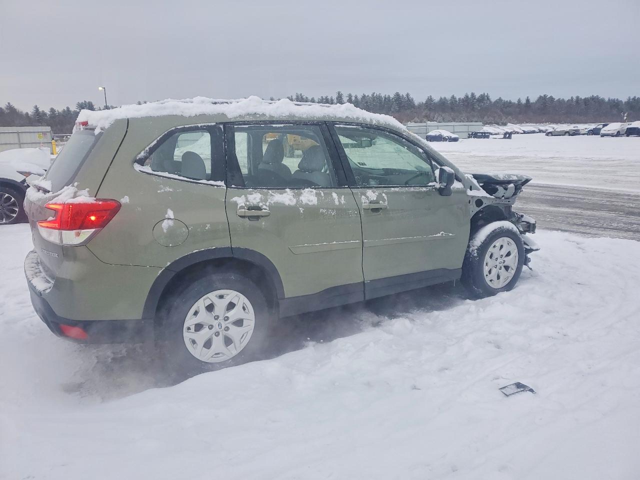 2019 SUBARU FORESTER photo 3