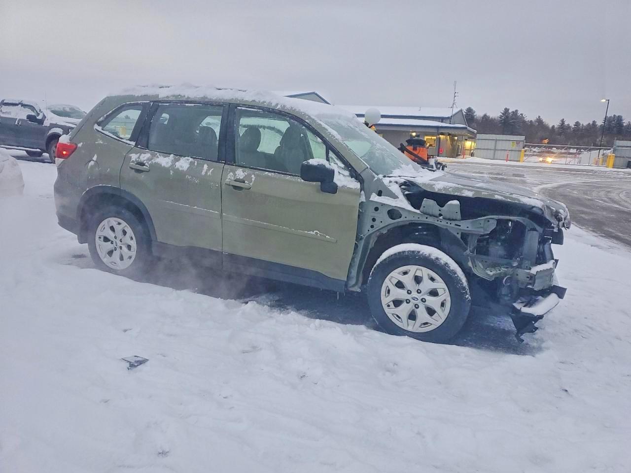 2019 SUBARU FORESTER photo 4