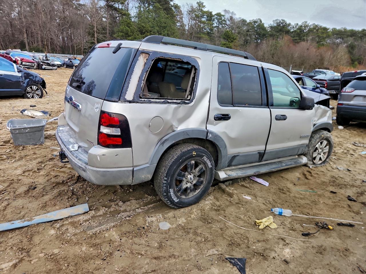 2006 FORD EXPLORER photo 3