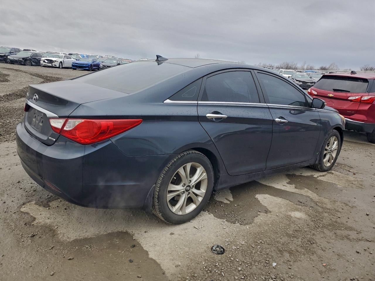 2013 HYUNDAI SONATA SE photo 3