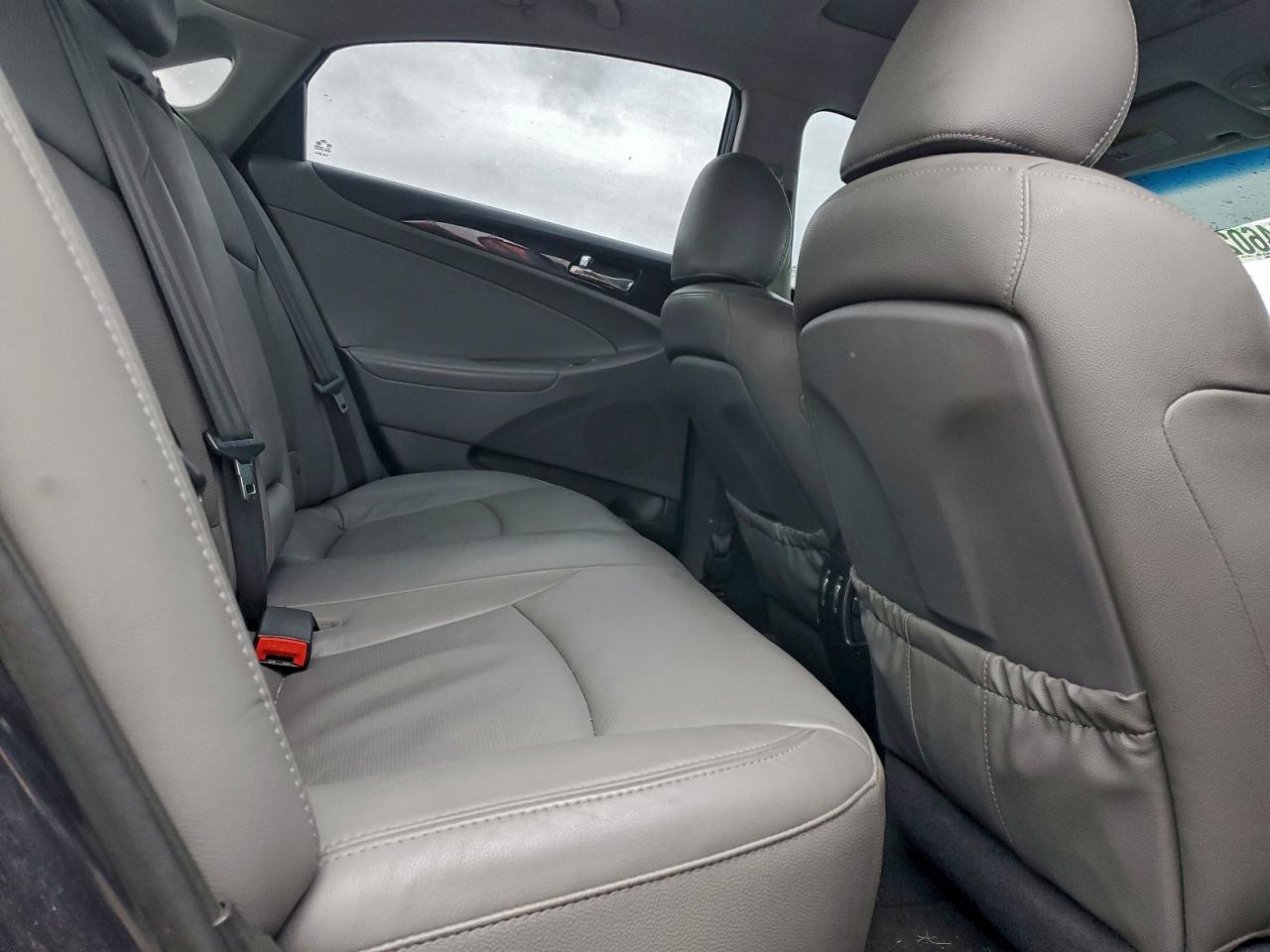 2013 HYUNDAI SONATA SE photo 10