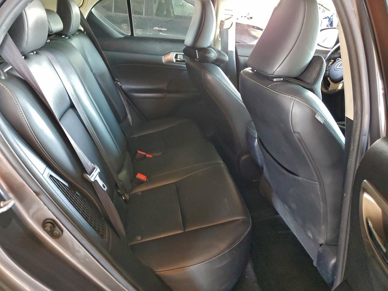 2016 LEXUS CT 200 photo 19