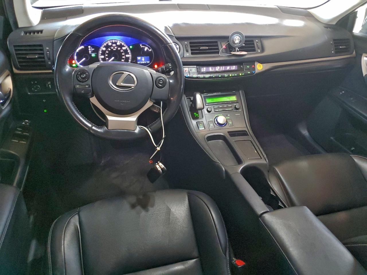 2016 LEXUS CT 200 photo 15