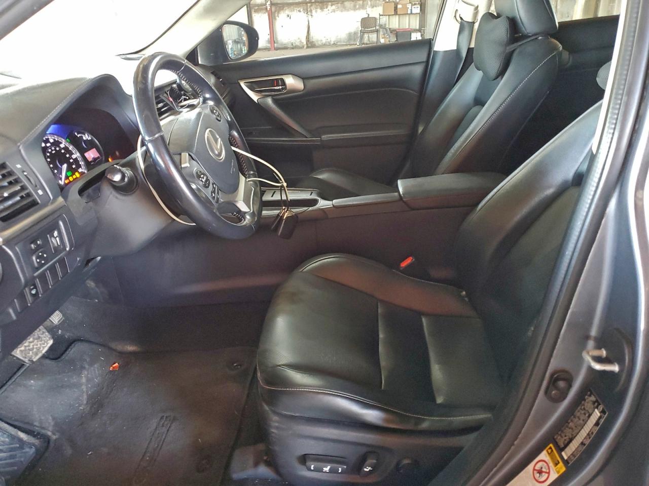 2016 LEXUS CT 200 photo 13