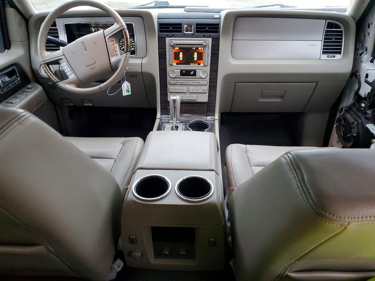 2010 LINCOLN NAVIGATOR photo 15