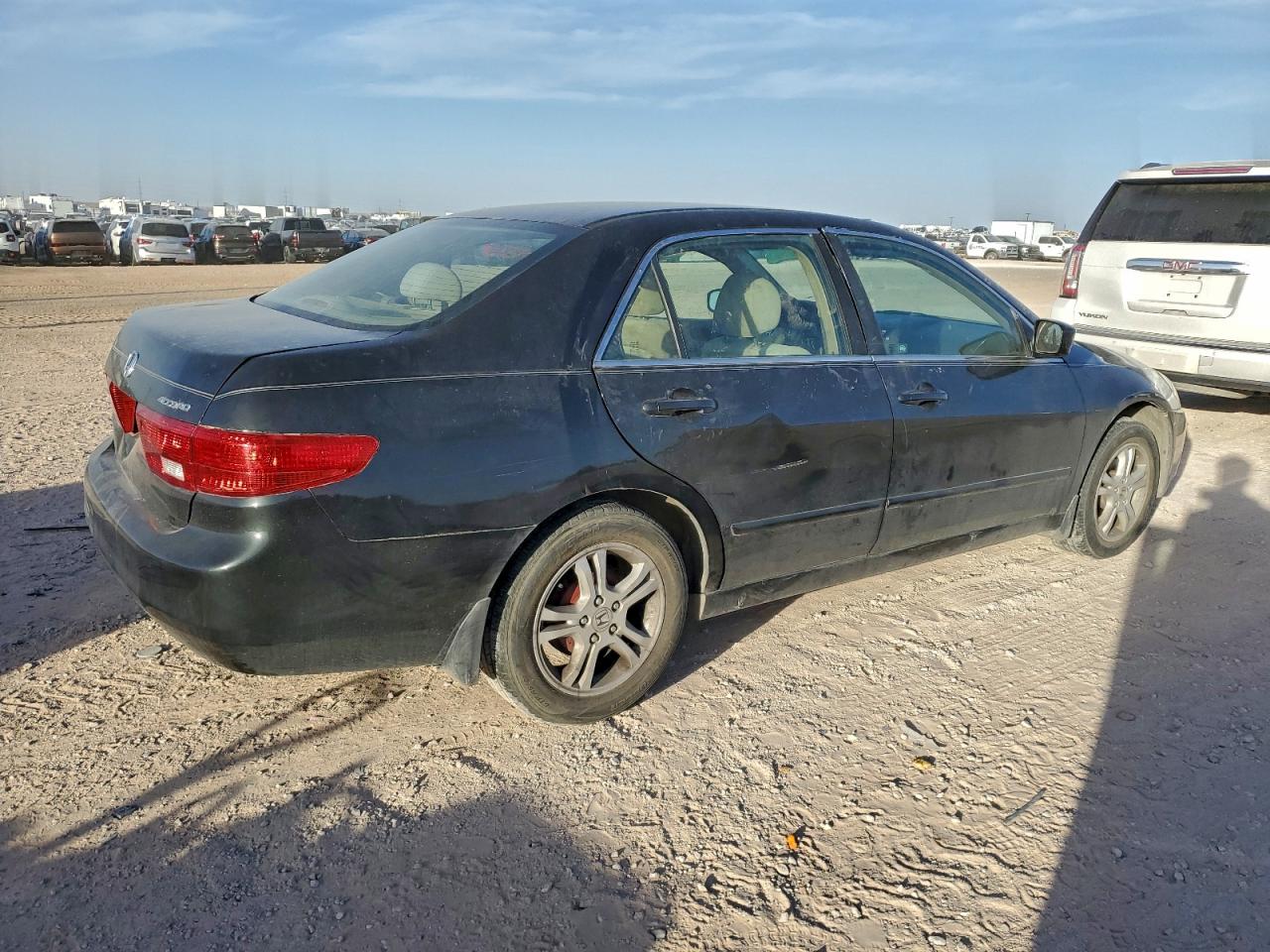 2005 HONDA ACCORD LX photo 3